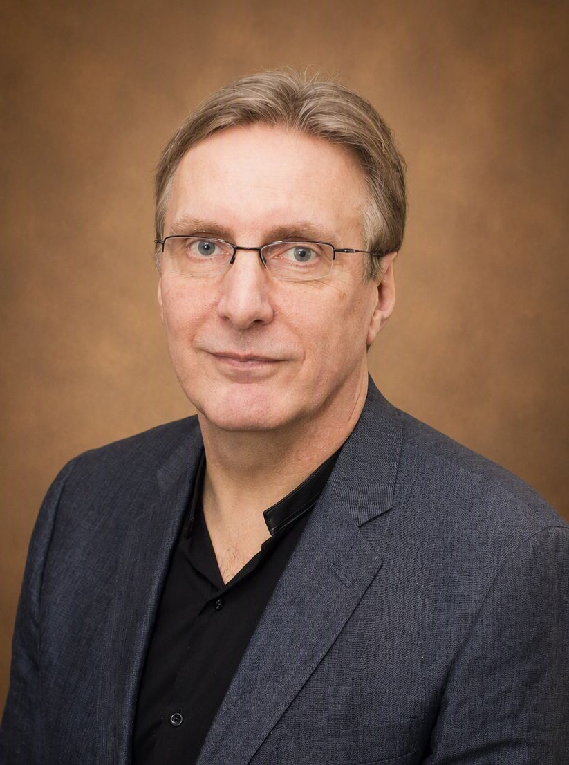 Dr. Chris Wright headshot